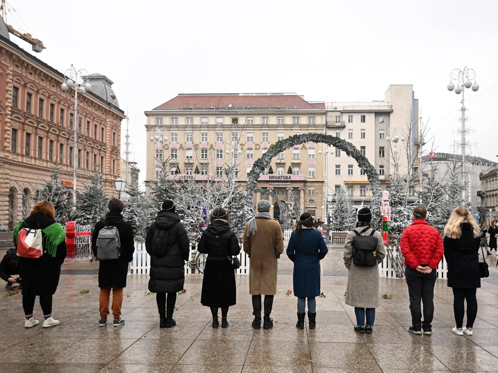 Zagreb: Održan prosvjedni performans 'Tiha misa'