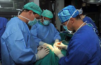 Belgijski liječnici uspjeli su presaditi dušnik pacijentu
