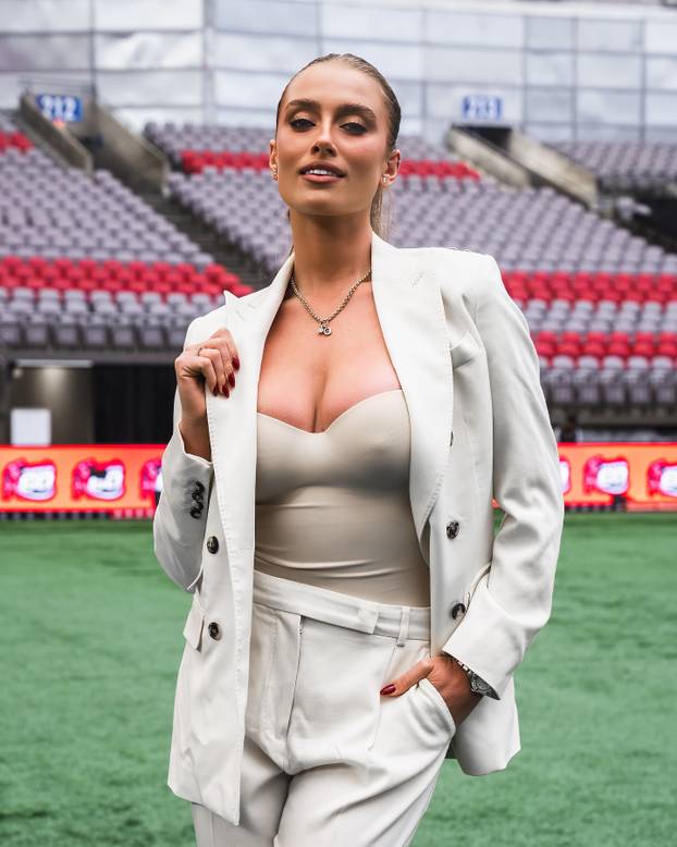 FOTO Zbog vatrene Australke mnogi prate kriket, a u Indiji je doživjela šok: 'Bilo je strašno'