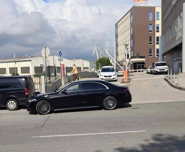 FOTO Bravo majstore, nije ti tu parking! Evo kako se parkira u Hrvatskoj, neke nije ni sram...