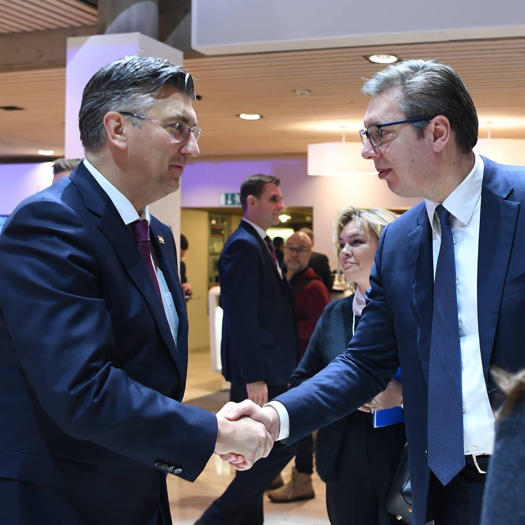 Vučić se pohvalio fotkama s Plenkijem na forumu u Davosu