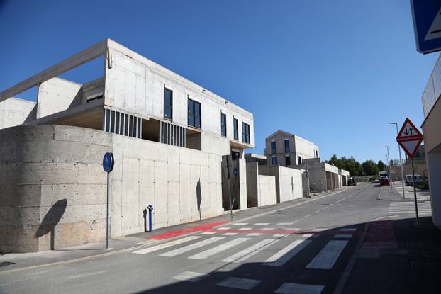 Novoizgrađene vile u Brodarici