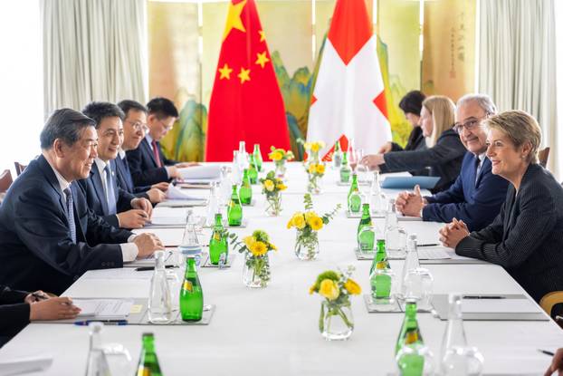 The first trade negotiations of China and the United States in Switzerland: Washington is ready to lower customs duties?
