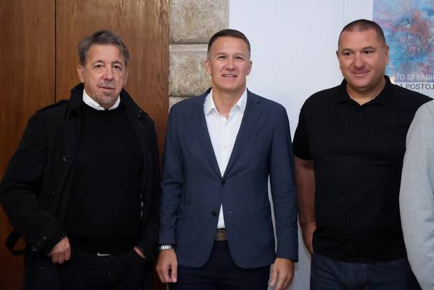 Split: Izložba "Svjetla postojanja" talijanskog slikara Alberta di Fabija