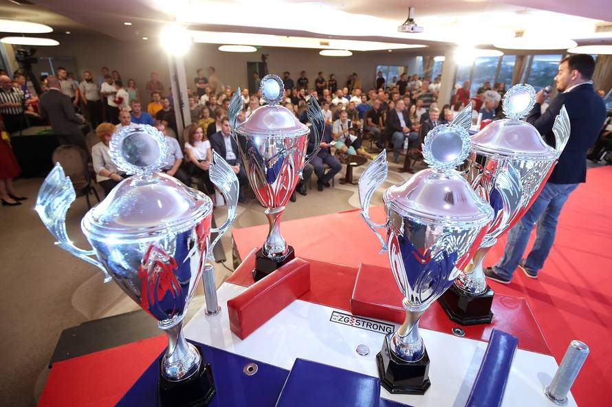 Zagreb: OdrÅ¾an Svjetski kup u obaranju ruke ZG Strong 2019.