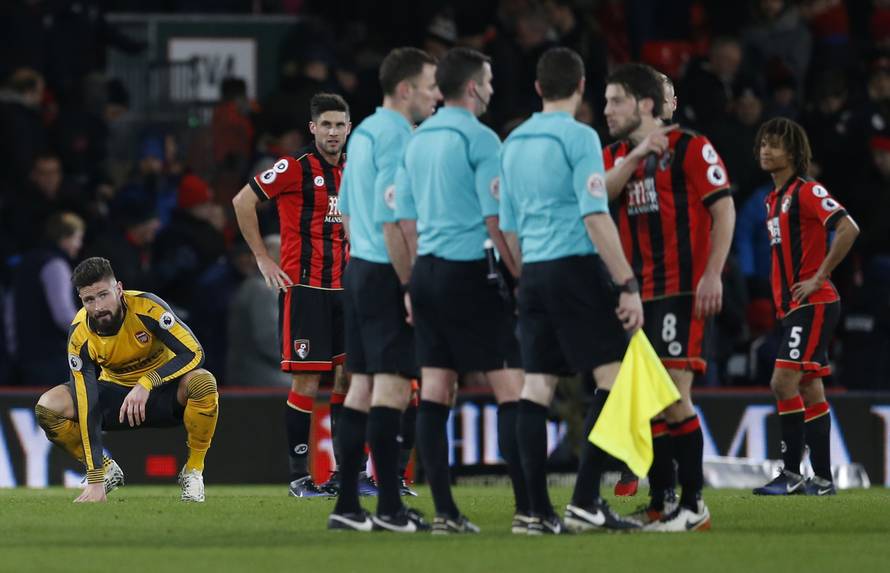 Arsenal's Olivier Giroud looks dejected at the end of the match