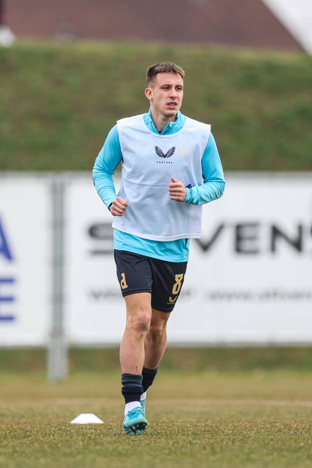 Bjelovar i Dinamo sastali se u osmini finala Hrvatskog nogometnog kupa, zagrijavanje