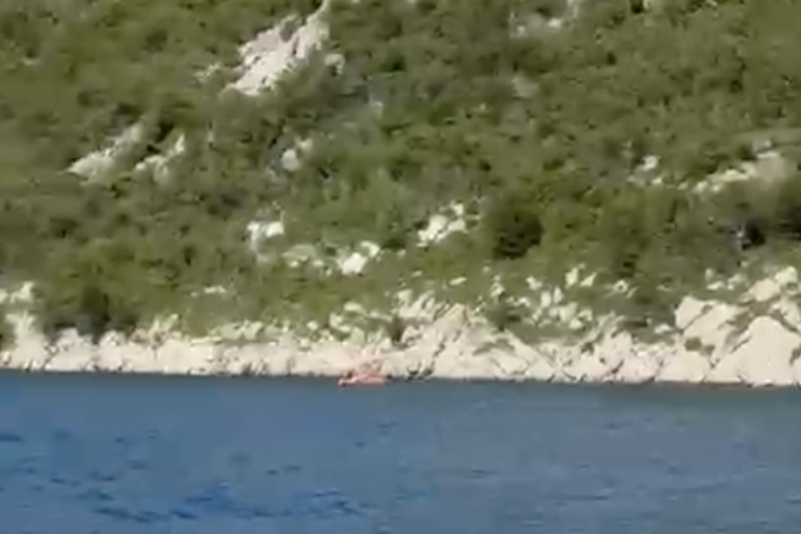 Spa&scaron;avanje nekoliko turista iz uzburkanog mora