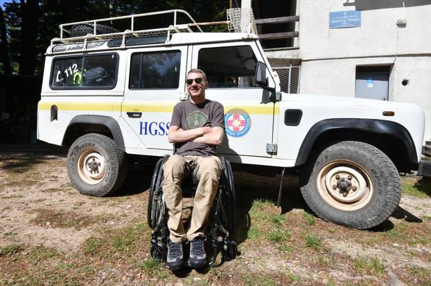 Knin: Slaven Škrobot uz pomoć HGSS-a popeo se na najviši vrh Hrvatske