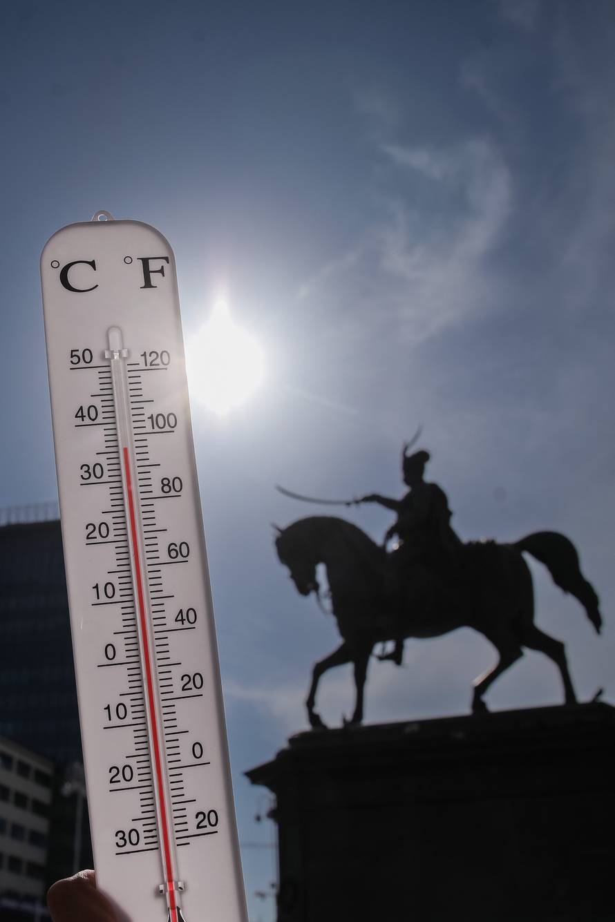 Zagreb: Velike vrućine ispraznile su ulice u glavnom gradu