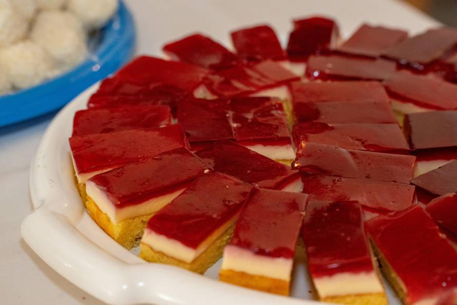 Krizme i pričesti postale su kao mala svadba: Gosti će uz poklon u kuvertu staviti po 200 eura