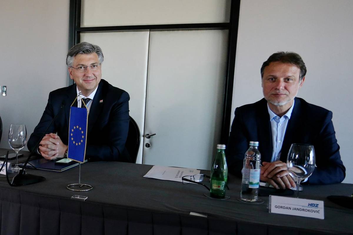 Plenković, Jandroković i Beroš se sutra cijepe AstraZenecom