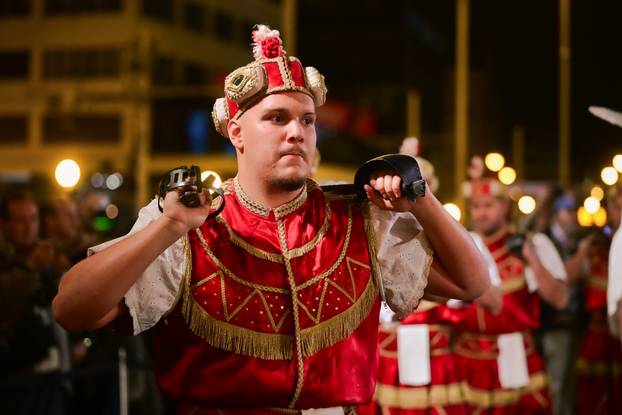 Zagreb: Tradicionalni plesovi s mačevima koji se stoljećima prenose na otoku Korčuli