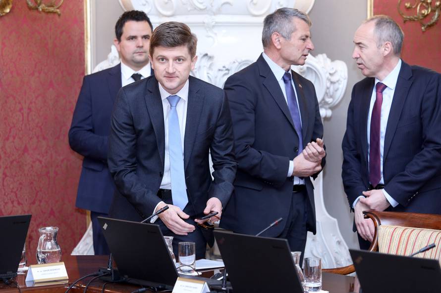 Vlada RH ponovno razmišlja o oprostu duga dijelu građana