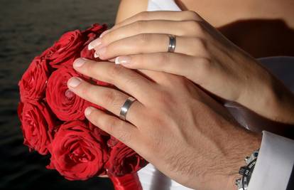 Ovo je razlog zašto se vjenčani prsten nosi  na četvrtom prstu