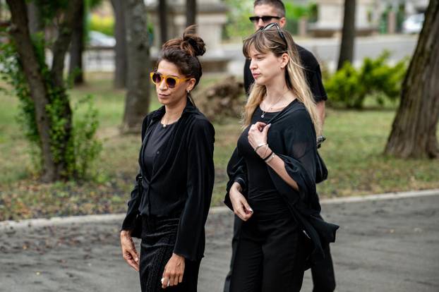 Zagreb: Sprovod redatelja Zrinka Ogreste na Mirogoju