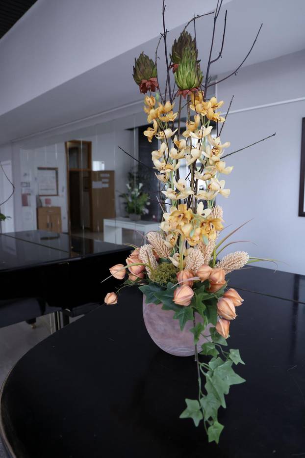 U Dugom selu održan je sajam cvijeća