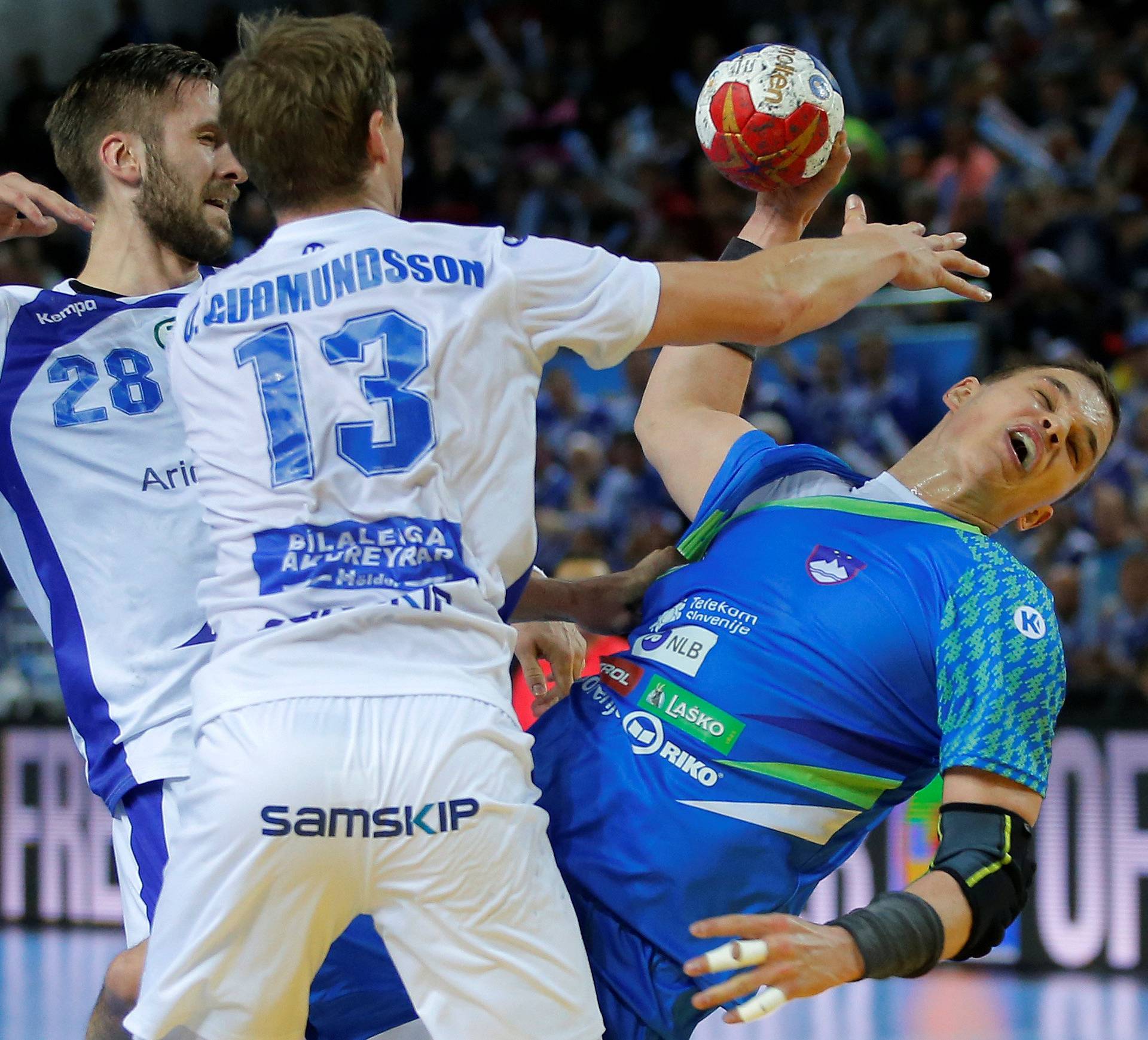 Men's Handball - Iceland v Slovenia - 2017 Men's World Championship Main Round - Group B