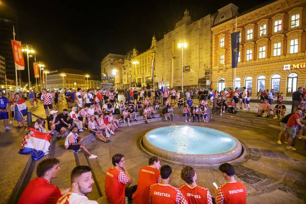 Zagreb: Zagreb: Navijači zauzeli mjesta unatoč tome što utakmice između Hrvatske i Portugala počinje u jedan sat