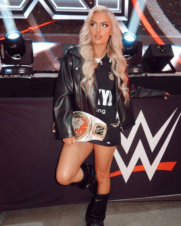 FOTO Zbog savršenog tijela ove golišave hrvačice nitko ne vidi pojas prvaka: Upoznajte Blake