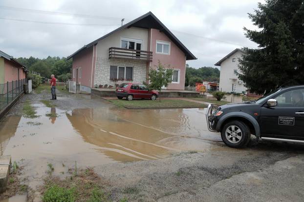 Poplave na području Našica: U nekim mjestima voda je prodrla u kuće