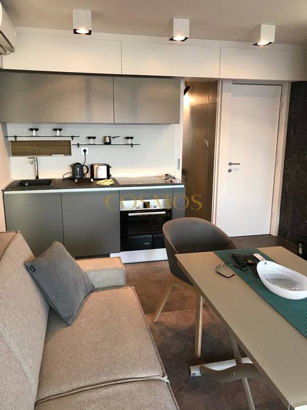 FOTO Za 21 kvadrat garsonijere u Opatiji traže 149.000 eura! Prodavač: 'Ima pogled na more'