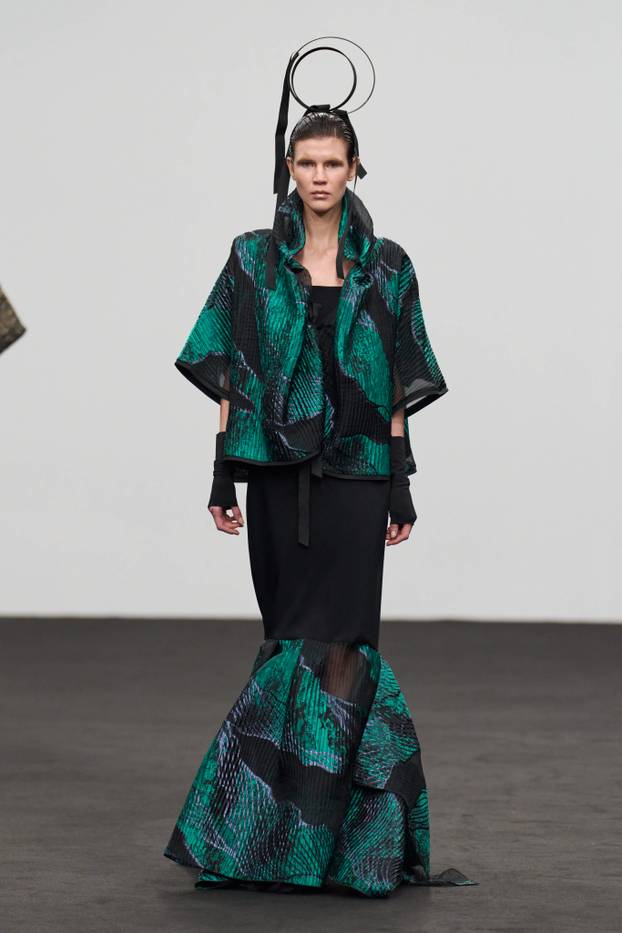 Divne kreacije: Pogledajte reviju Ksenije Vrbanić u Dubaiju