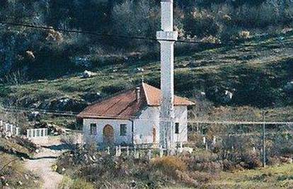 BiH: Uoči Bajrama spalili džamiju u mjestu Gacko