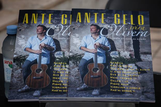 Vela Luka:   Predstavljanje knjige nota "Oliver za gitaru"