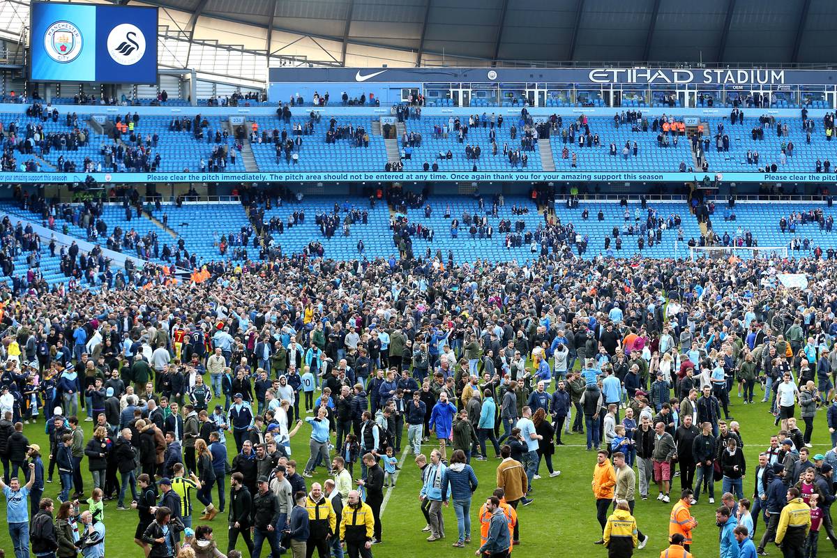 Luda proslava navijača i igrača Manchester Cityja na Etihadu