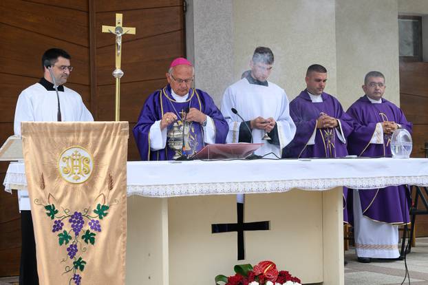 Komemoracija u povodu pokopa 500 hrvatskih žrtava u Donjem Maclju
