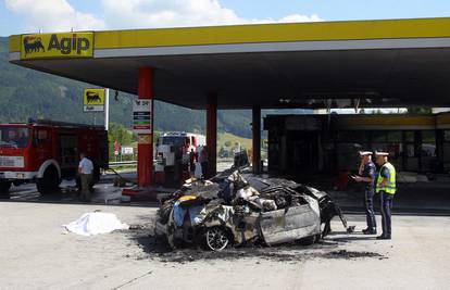 Austrija: Zabio se autom u benzinsku crpku i izgorio 