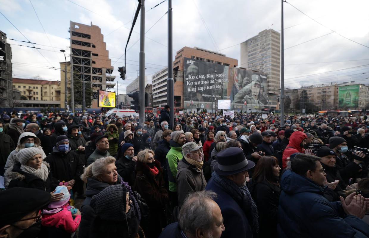 Prosvjednici dali ultimatum Vučiću: 'Povucite sve sporazume do 7. 1. ili će cijela Srbija stati!'