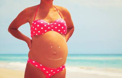 Ljetni mitovi o trudnoći: More je hladno pa ga treba izbjegavati?