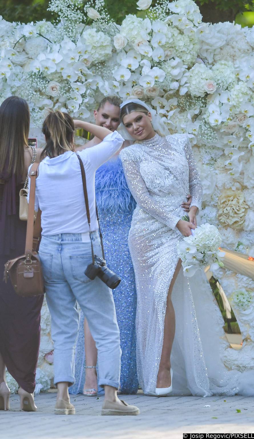 EKSKLUZIVNE FOTOGRAFIJE Varaždin: Vjenčanje Dine Dragije i Tina Jedvaja u dvorcu Leitner