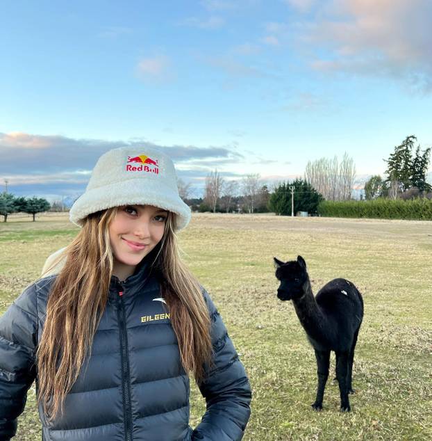 FOTO Ova olimpijka može sve. Na skijama osvaja medalje, a u tangicama podsjeća da je model
