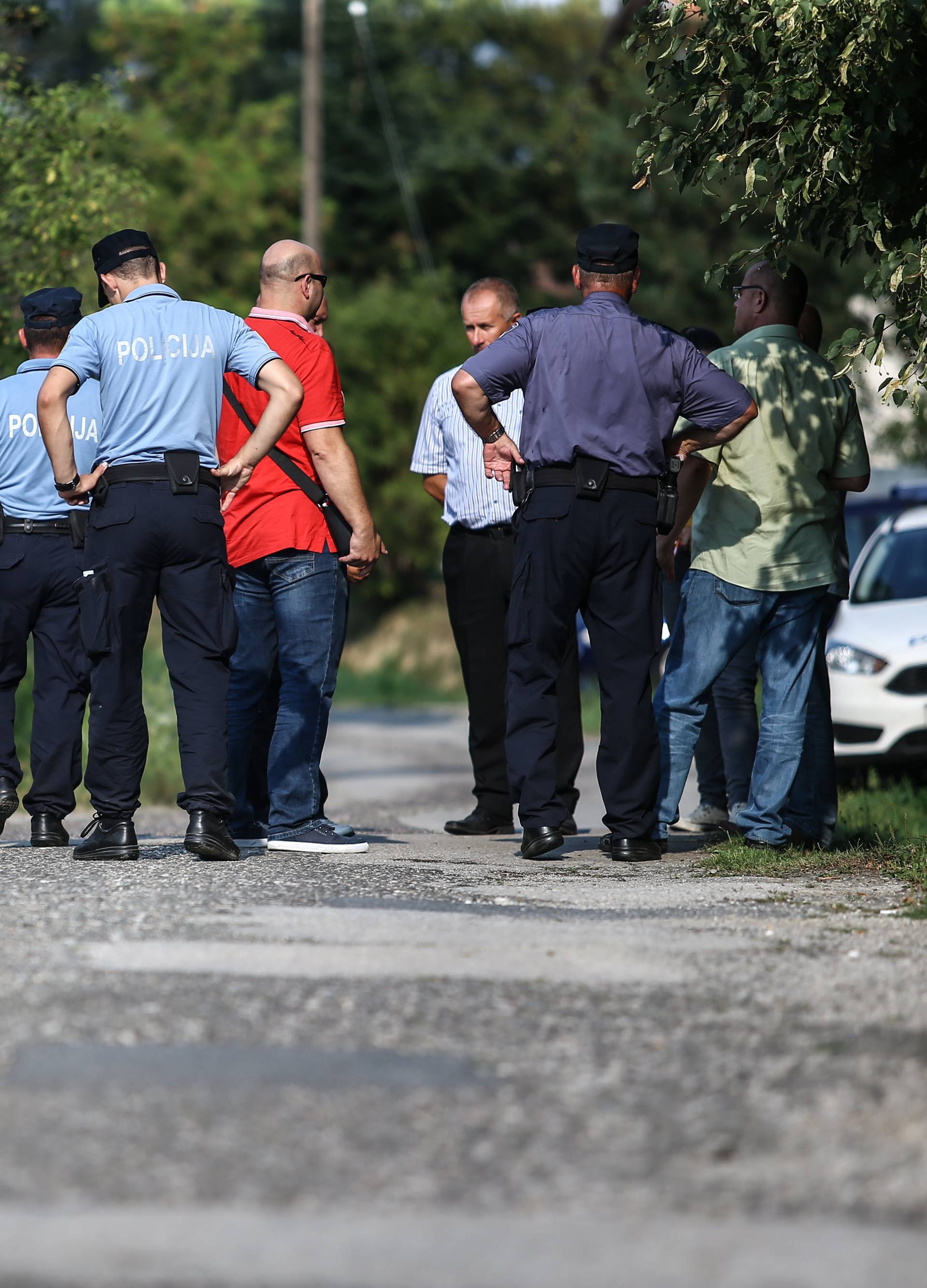 Bunjani: Policija doÅ¡la zbog prijave obiteljskog nasilja, on ih napao