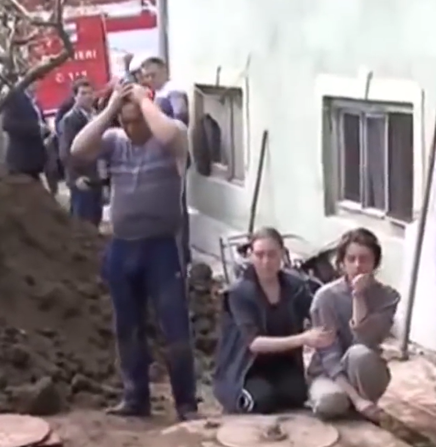 Ušao je u taj bunar kao dječak, izašao je kao muškarac. Malo tko ne zaplače na ovaj video