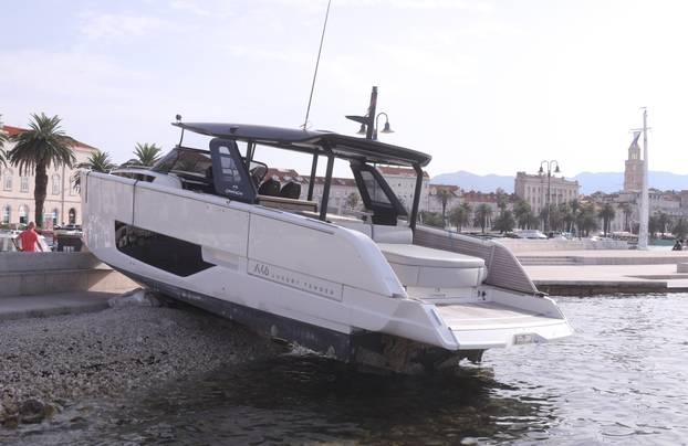 Split: Pomorska nesreća na Matejuški, gliser se nasukao u punoj brzini