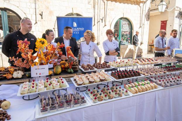 Dubrovnik: Tradicionalna Dubrovačka trpeza na Stradunu 