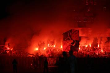 Vinkovci: Torcida bakljama gađala navijače Cibalije