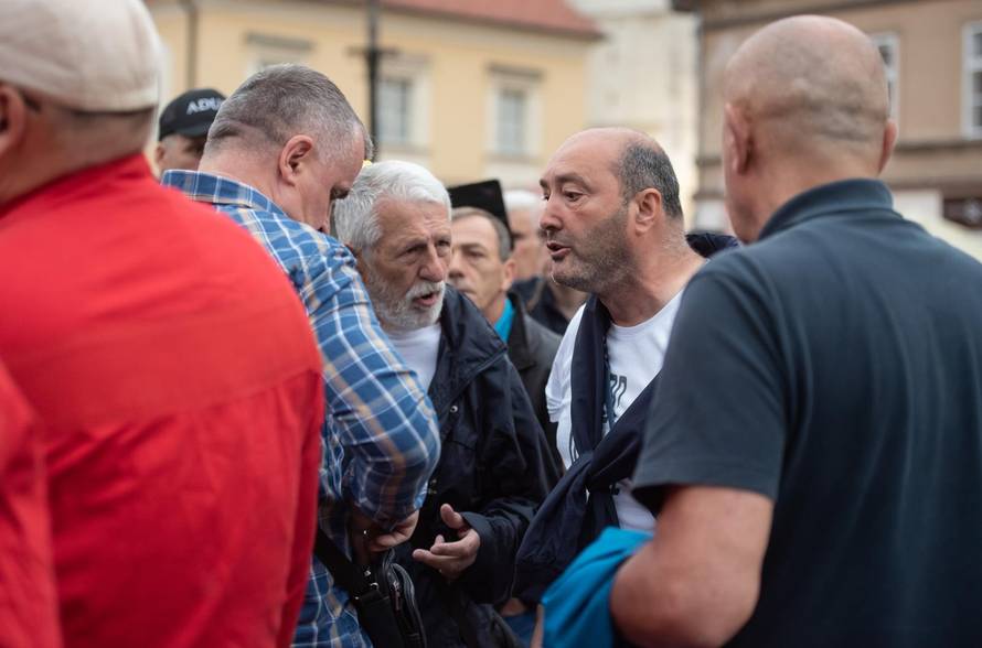 Zagreb: Bubnjari svojim glasnim sviranjem isprovocirali  sudionike misnog slavlja