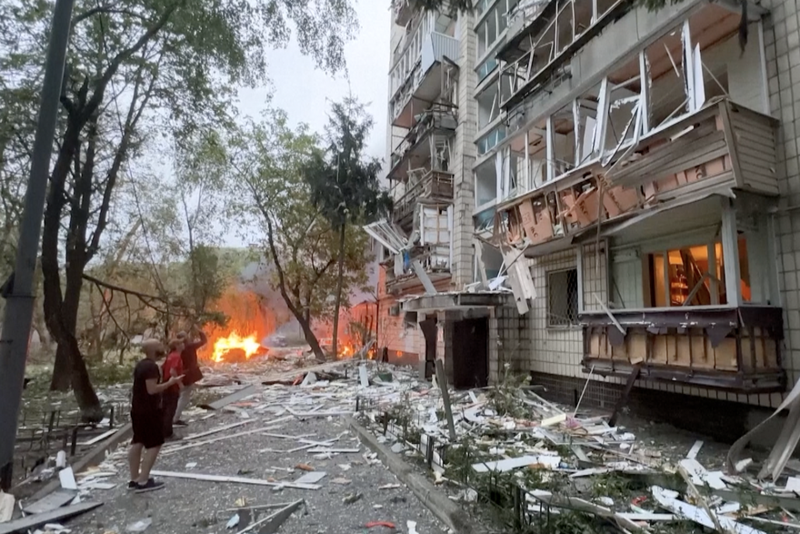 Ukrajina na novom snažnom udaru dronova i projektila, Rusija zauzela Časiv Jar