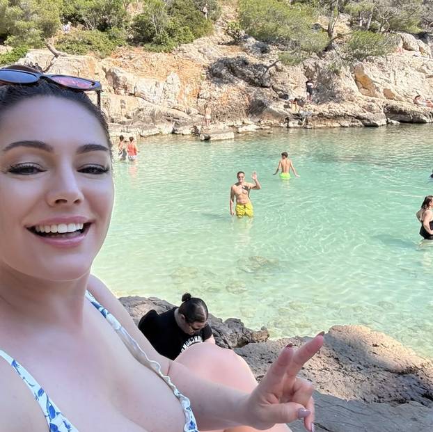 FOTO Žena s 'najsavršenijim tijelom' proslavila rođendan u badiću: 'Još uvijek sam komad!'