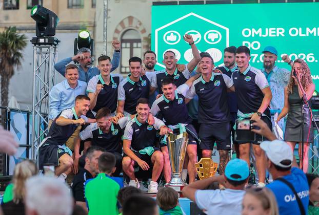Omiš: Doček HMNK Olmisum