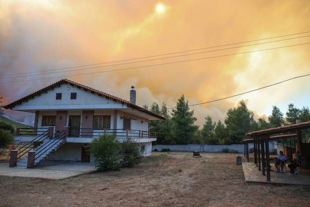 Wildfire in Krio Pigadi