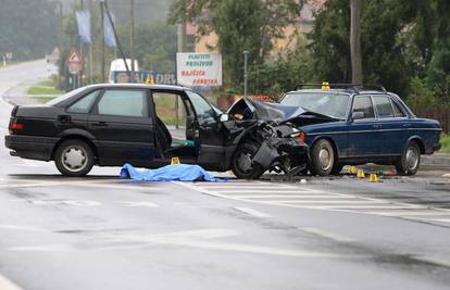 U teškoj nesreći na Staroj karlovačkoj  poginuo vozač