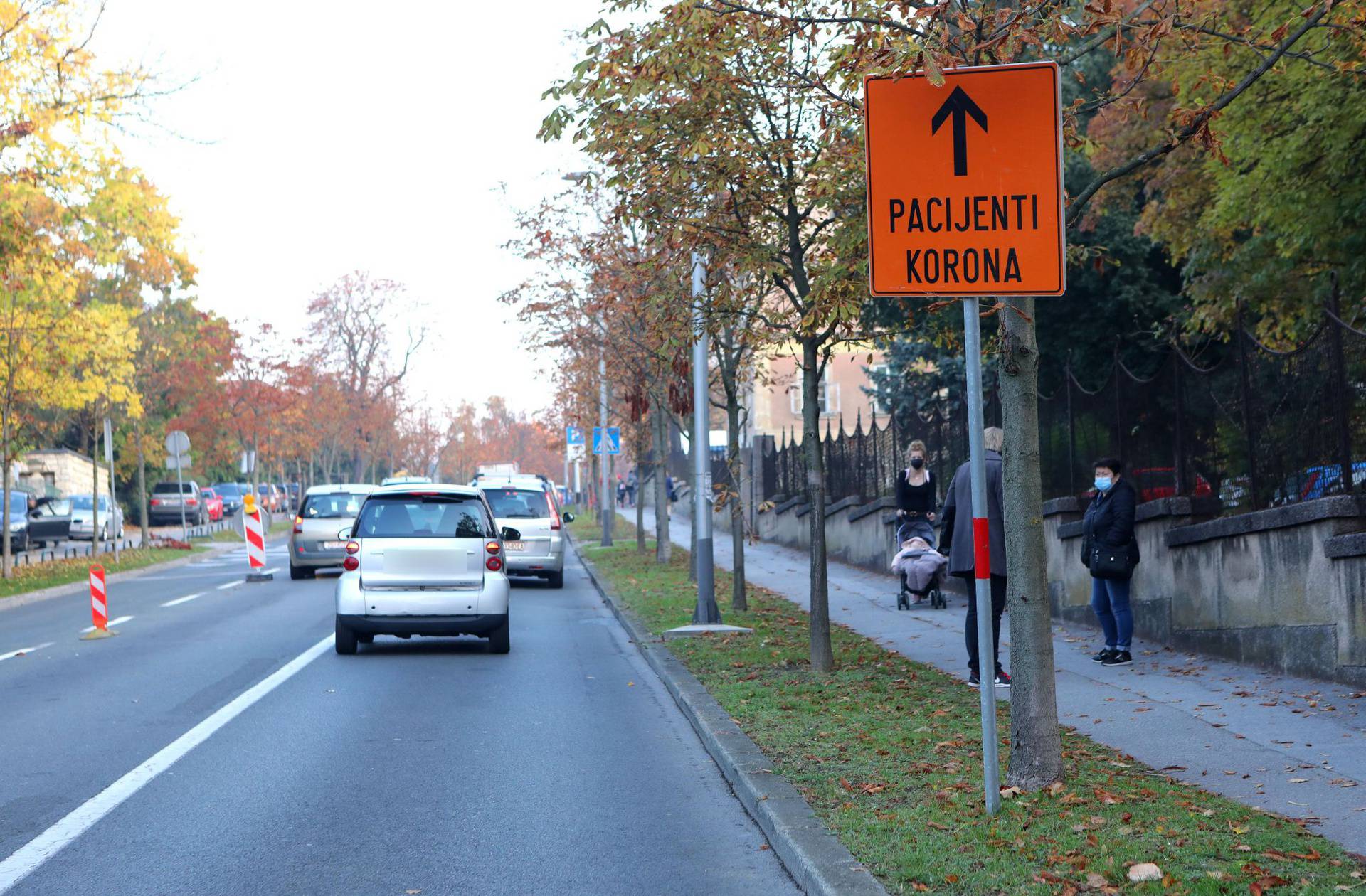 FOTO Ogromne gužve i redovi za korona testiranje u Zagrebu