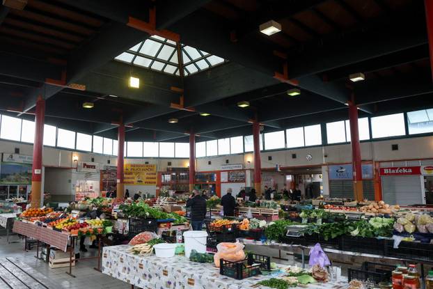 Zagreb: Tržnica Jarun