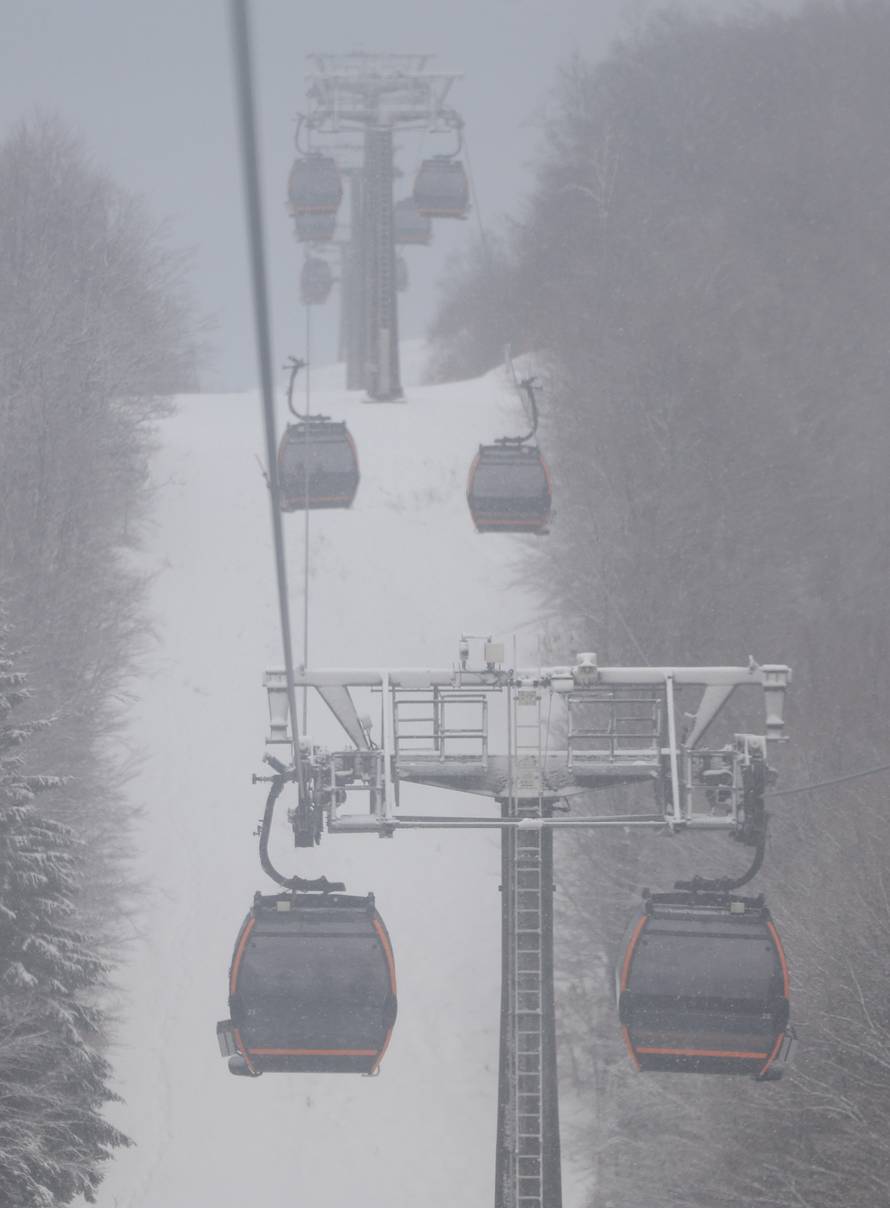 Zagreb: Započela skijaška sezona na Sljemenu 